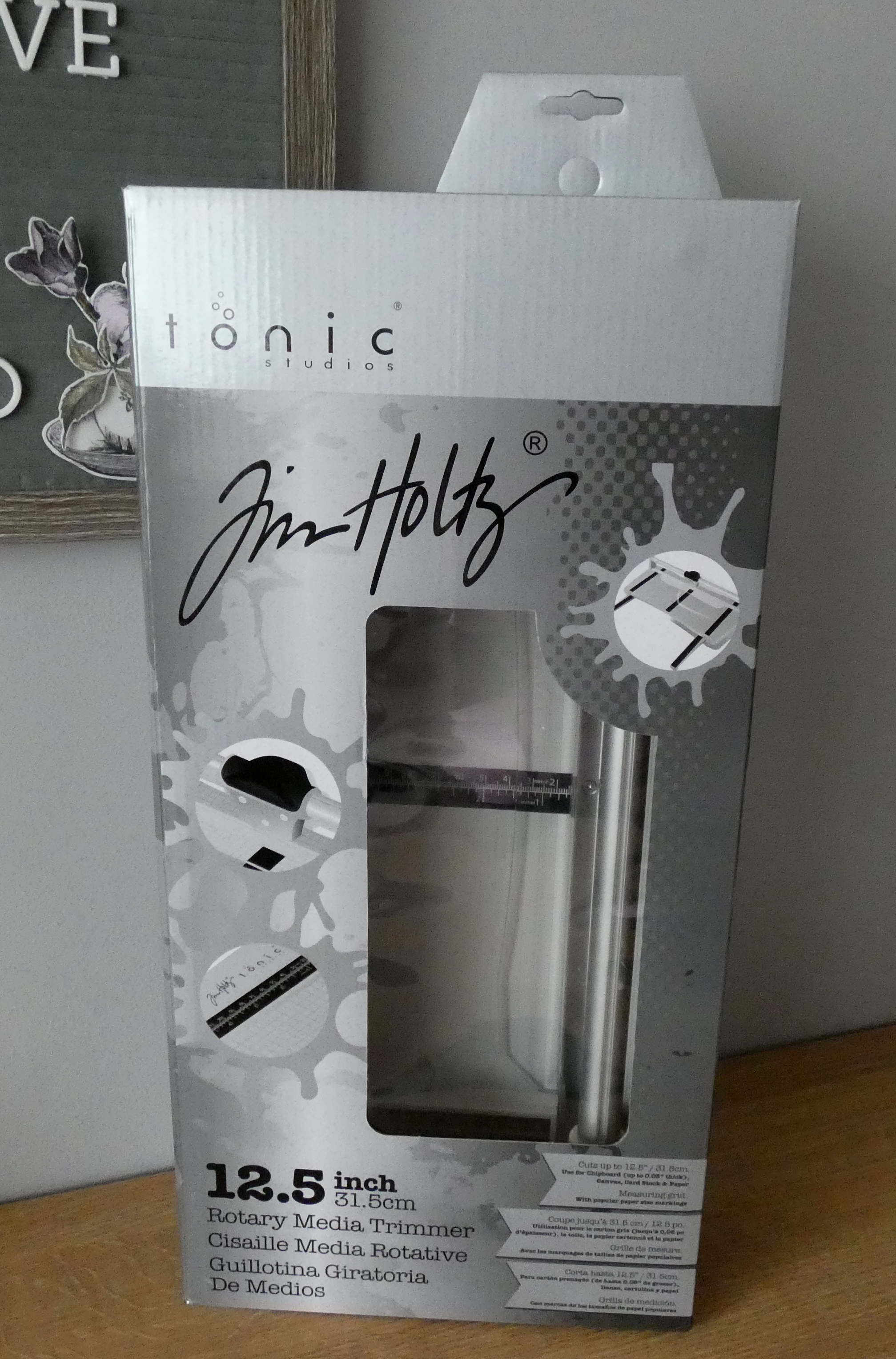 Kath's Blogdiary of the everyday life of a crafter: Tim Holtz/Tonic  Rotary Media Trimmer